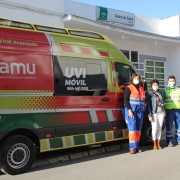 La delegada municipal de Salud de Gelves, Alicia Oliveros, junto al personal del SAS y SAMU