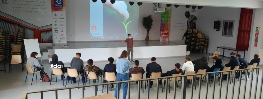 Una de las reuniones de los centros de día de incorporación sociolaboral de Sevilla.