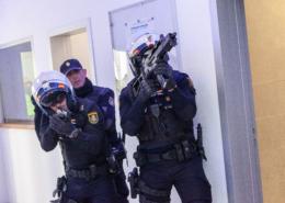 Agentes de la Policía Nacional en un simulacro de Escuela SAMU